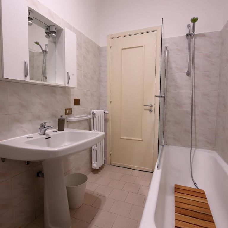 C & S Cavour - Central HUB - Camera Singola con Bagno Privato Esterno - 1