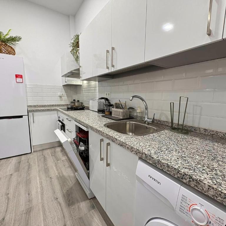 Refugio del Madroño - Estudio Moderno en Málaga - Estudio Deluxe - 4