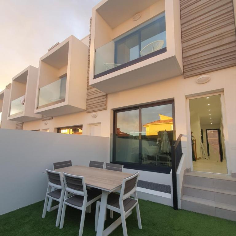 Alquilaencanarias Medano Arecas - Apartamento de 2 dormitorios - 1