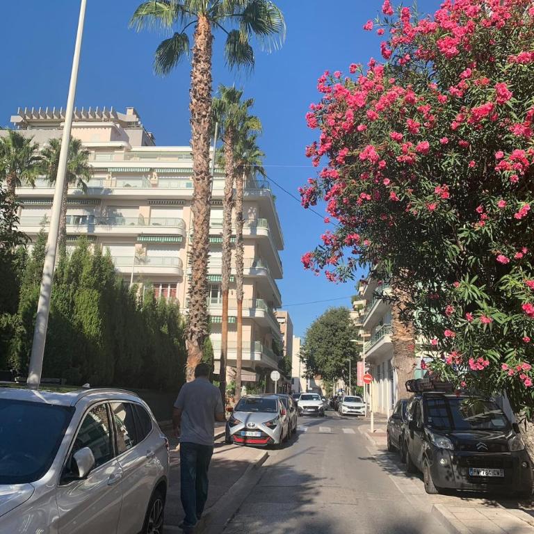 NEW renovated spacious 2 BR Apt AC 300m from Beach - Appartamento - 34