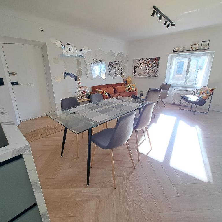Maison sommet village avec jardin jacuzzi vue - Appartement 2 Chambres - 16