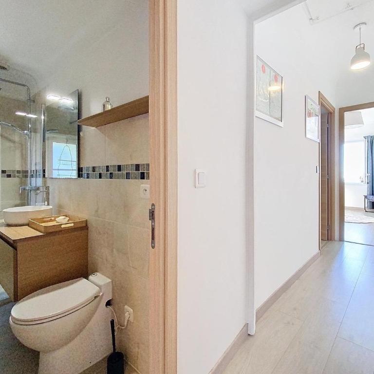 Maison sommet village avec jardin jacuzzi vue - Appartement 2 Chambres - 18