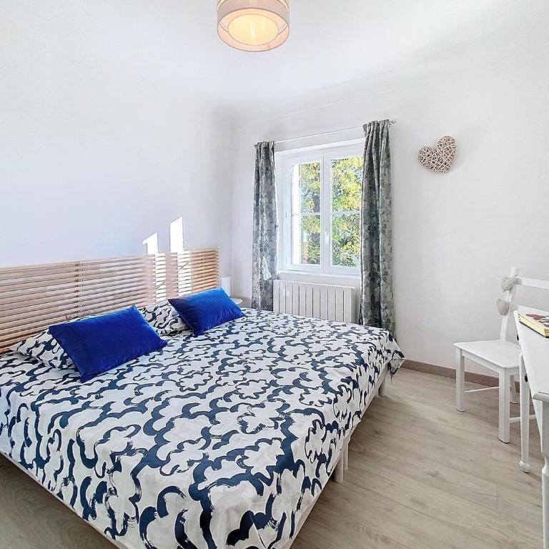 Maison sommet village avec jardin jacuzzi vue - Appartement 2 Chambres - 30