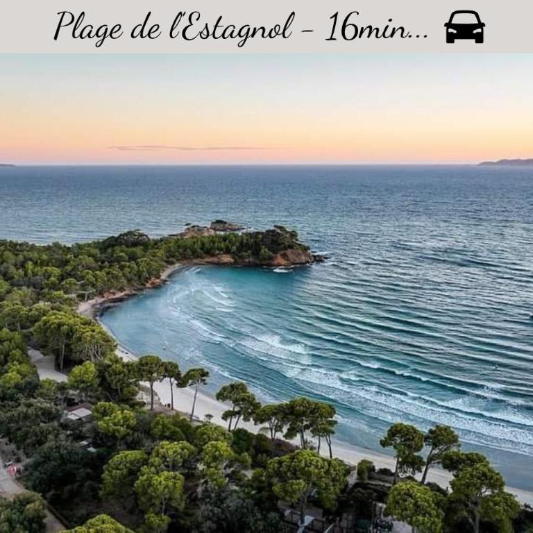 "OFFRE ANNIVERSARY GENIUS LONG SEJOUR" -- SPECIAL COUPLE -- CALME EN PLEIN COEUR DU VAR - Terrasse Sud - Lit Queen Size - Netflix - Climatisation & Wifi - Parking Privé -- A 2MIN CENTRE-VILLE et 6MIN MER & PORT - Apartamento de 1 dormitorio - 24