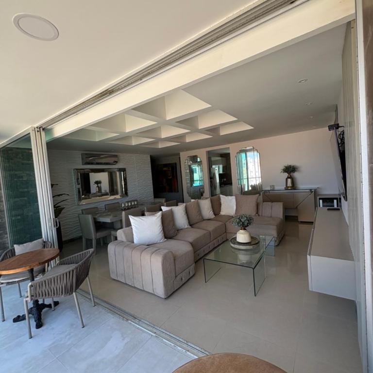Apto moderno frente CC Buenavista, lujo y vistas - Apartamento de 3 dormitorios con vistas al mar - 12