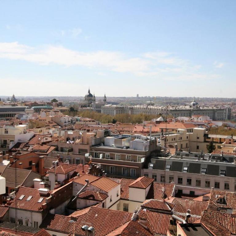 Ático en la Gran Vía con Terraza al Palacio Real - Three-Bedroom Apartment - 6