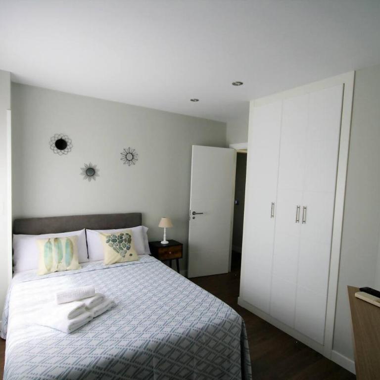 Ático en la Gran Vía con Terraza al Palacio Real - Three-Bedroom Apartment - 11