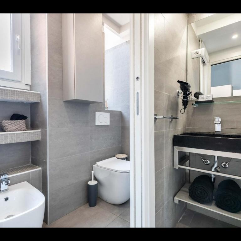 Duomo In 8 Stop - One-Bedroom House - 9