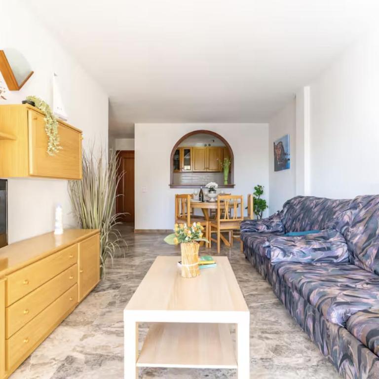 Oasis Salou (6Pax) PortAventura Pool Wifi Parking - Three-Bedroom Apartment with Sea View - 2