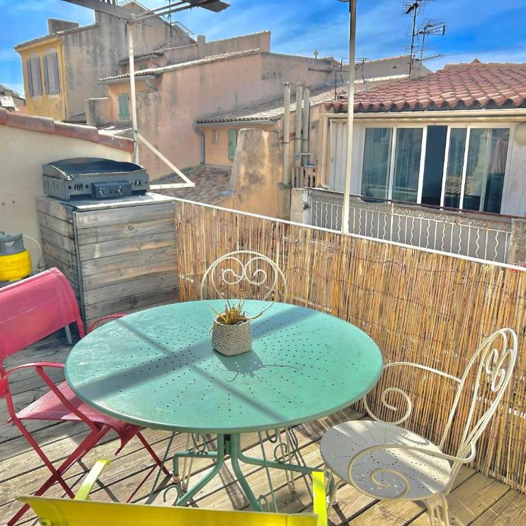 Le Panier - Joli duplex Centre ville historique avec grande terrasse et balnéo proche Vieux Port - Appartement - 23