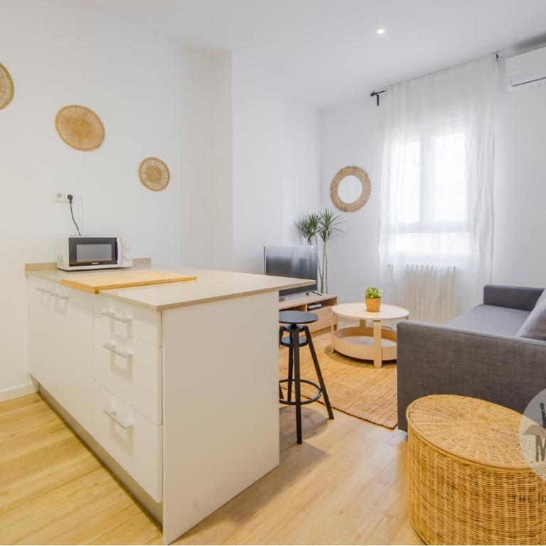 Madrid con parking para 4, vive la Latina - One-Bedroom Apartment - 12