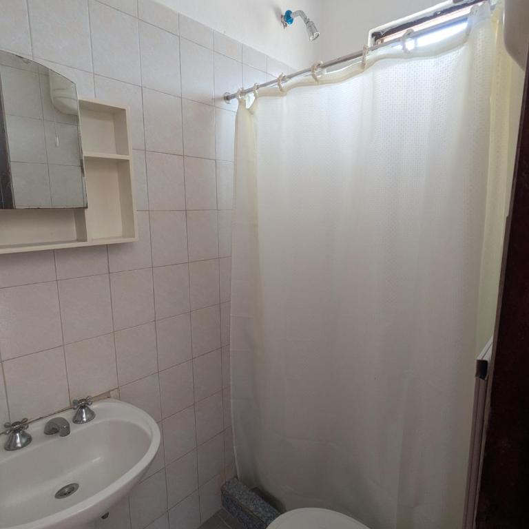 Dpto Lolo 2 - A 200 metros de la Terminal - Apartamento de 1 dormitorio - No fumadores - 16