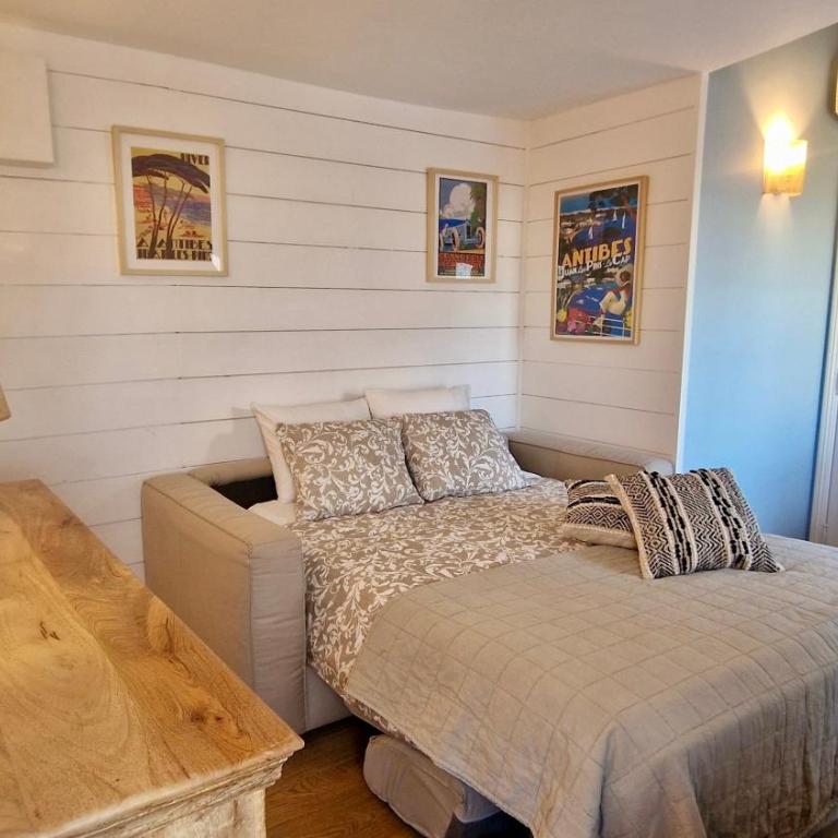 Lovely one bedroom apartment in the old town of Antibes - One-Bedroom Apartment - 7