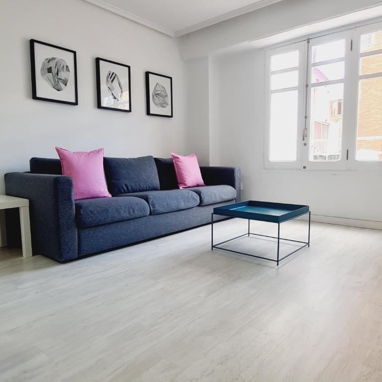 PATRAIX FLAT - Three-Bedroom Apartment - 3