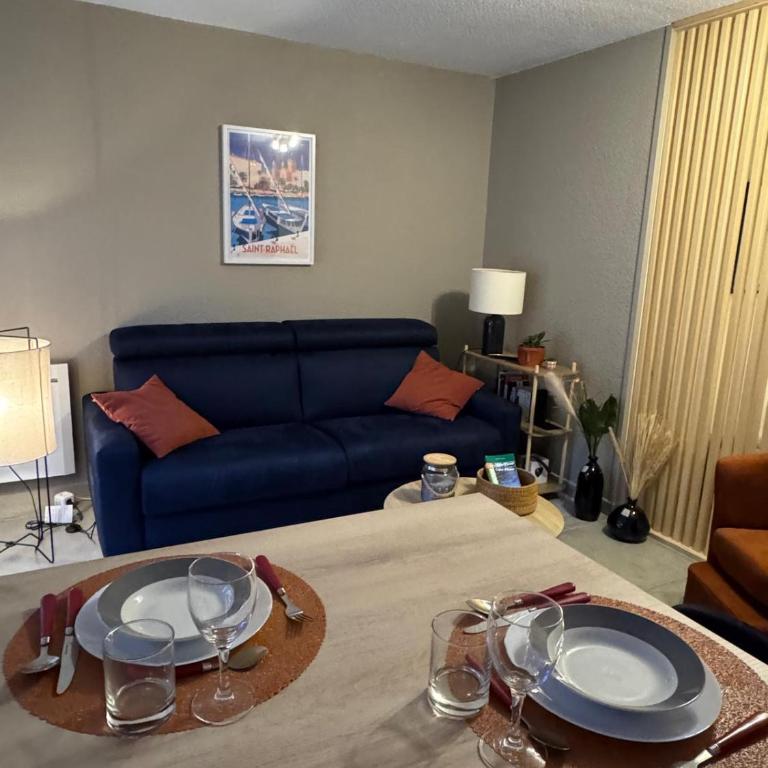 Charmant studio avec terrasse- front de mer - proche du centre et gare TGV - Apartment mit 1 Schlafzimmer - 6