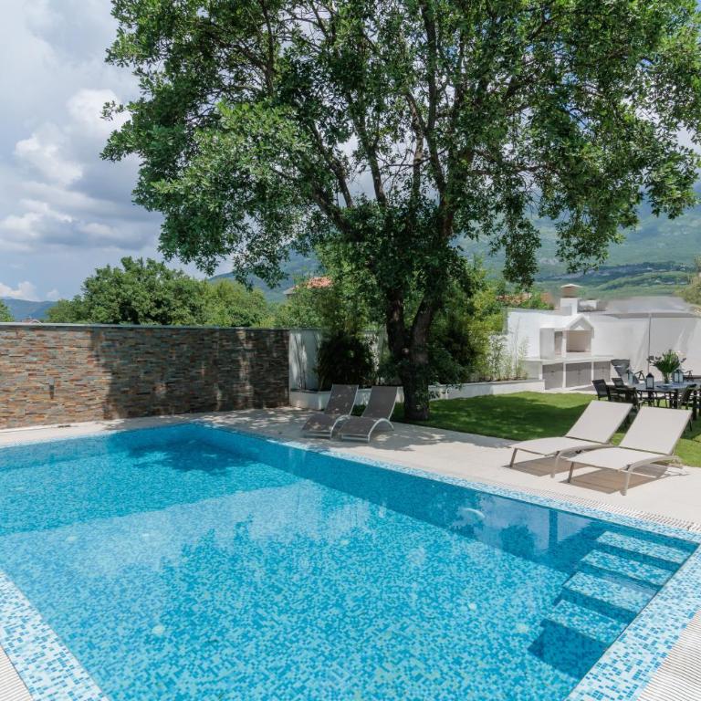 Villa Garden with Private Outdoor Pool - Vila sa Pogledom na Vrt - 48