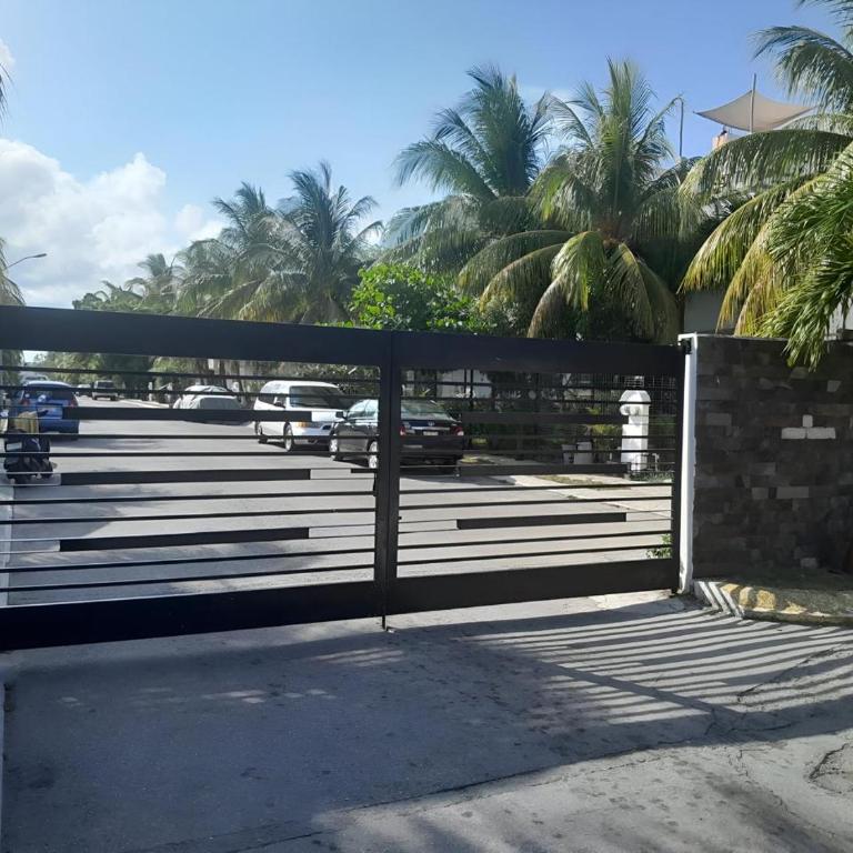 Beach House with Jacuzzi - Two-Bedroom House - 23