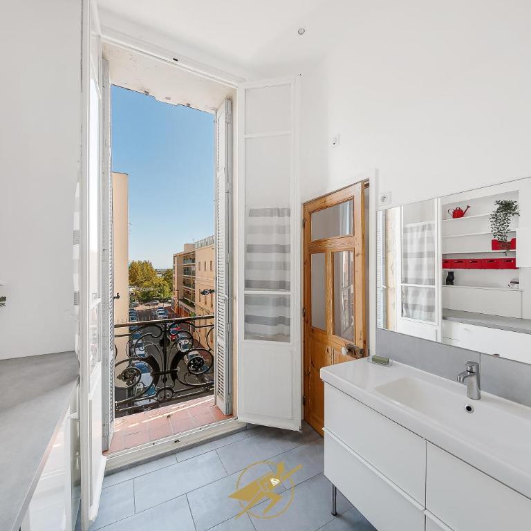 Spacieux T2 face à la Gare Hyères - Fibre - Park Gratuit Proche - Clim - Apartment mit 1 Schlafzimmer - 4
