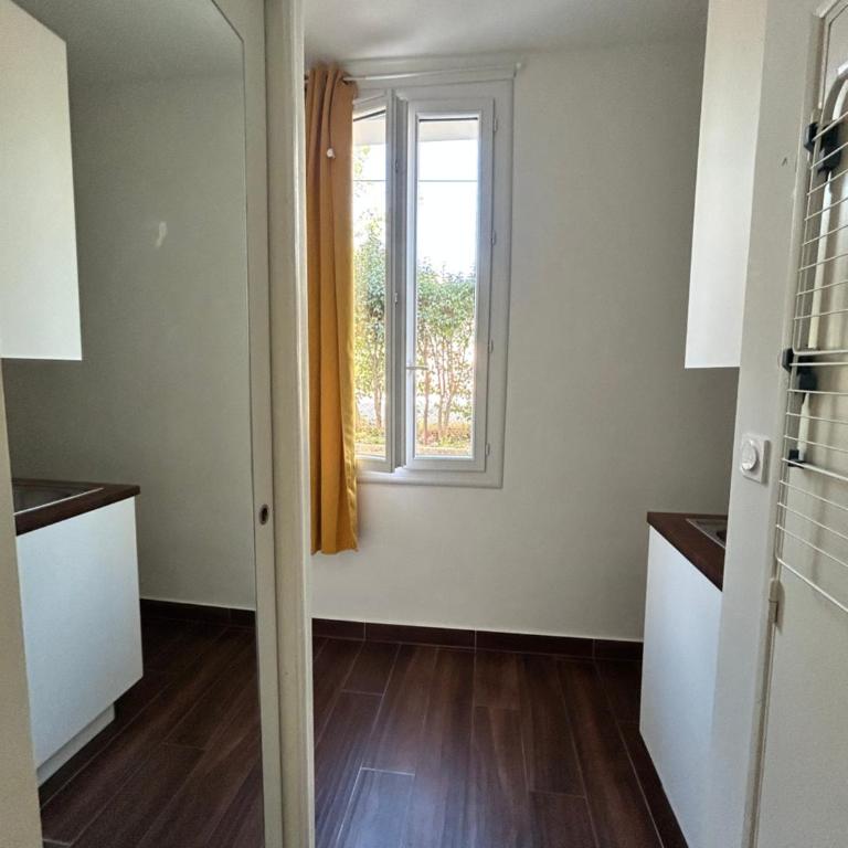 Agréable Studio Rénové avec place de parking - Appartement 1 Chambre - 10