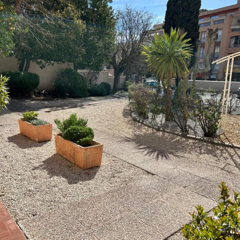 Agréable Studio Rénové avec place de parking - Appartement 1 Chambre - 12