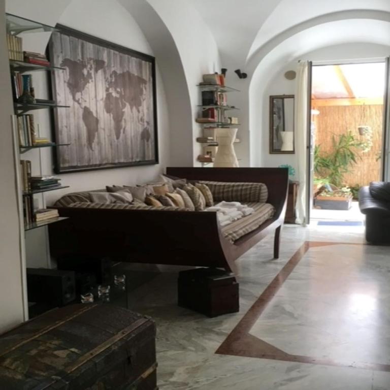 Elly's Loft - One-Bedroom Apartment - 37