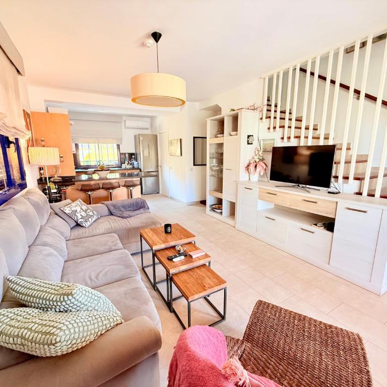 Cozy Corner Close to Beach, Golf and Shopping - Two-Bedroom House - 5