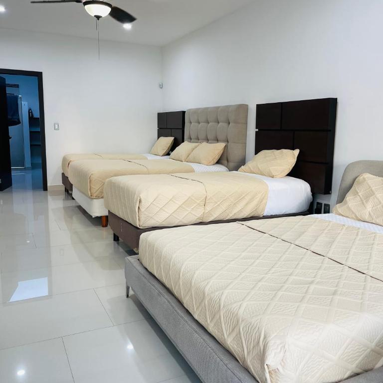 Casa No Vacante - Three-Bedroom House - 10