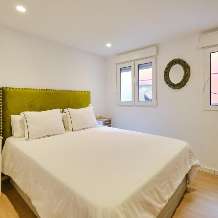 REINA FLAT - Three-Bedroom Apartment - 3