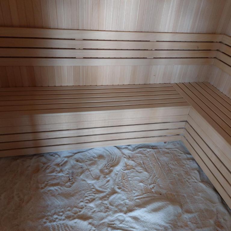 Hop Kop - Studio Apartment with Balcony - 27
