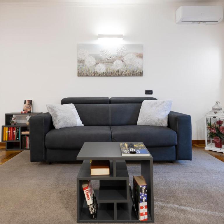 La Casa Di Alice - Two-Bedroom Apartment with Balcony - 10