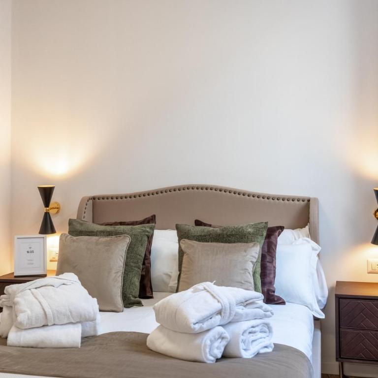 Amelie Suite Trevi - Camera Queen Deluxe - 6