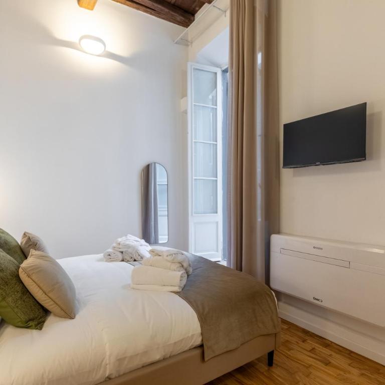 Amelie Suite Trevi - Camera King con Balcone - 4