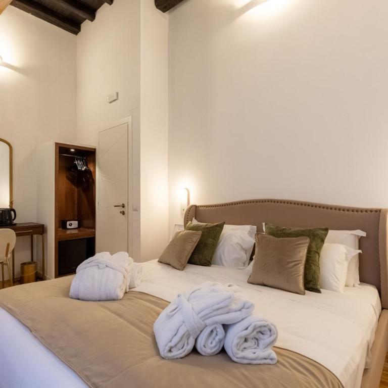 Amelie Suite Trevi - Camera King con Balcone - 5