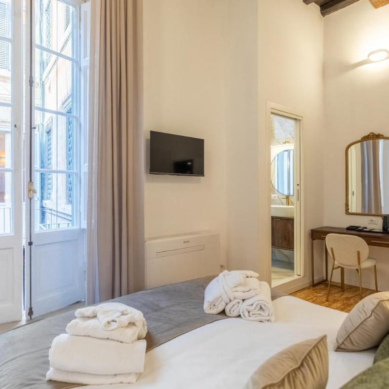 Amelie Suite Trevi - Camera King con Balcone - 13