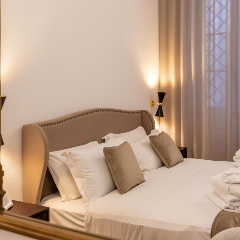 Amelie Suite Trevi - Camera King Superior - 16