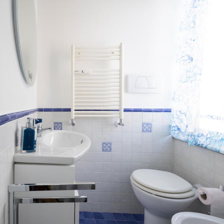 La Casa Di Alice - Two-Bedroom Apartment with Balcony - 20