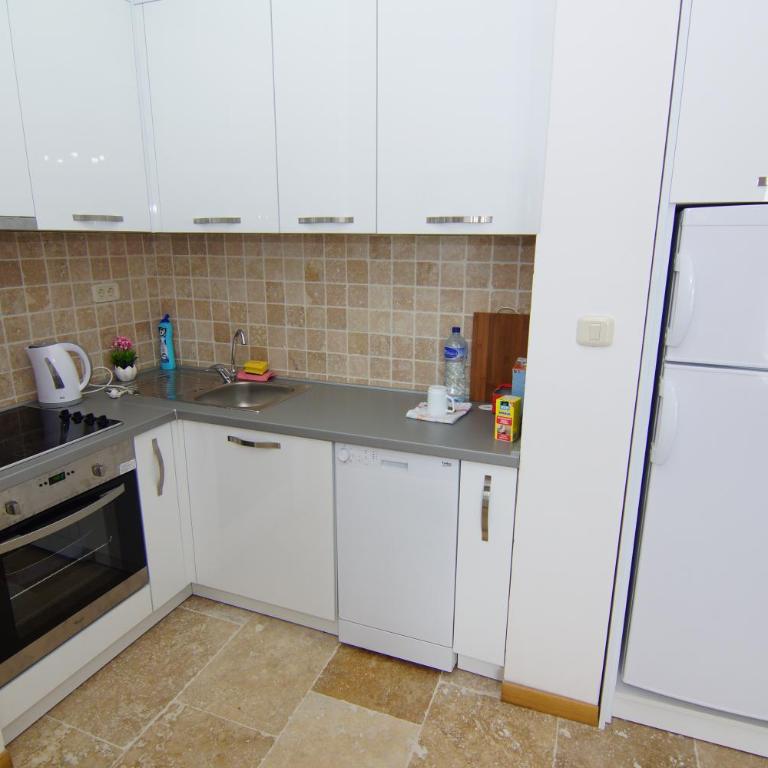 Luxury Apartments Trend - Apartman sa 2 Spavaće Sobe, Terasom i Pogledom na More - 12