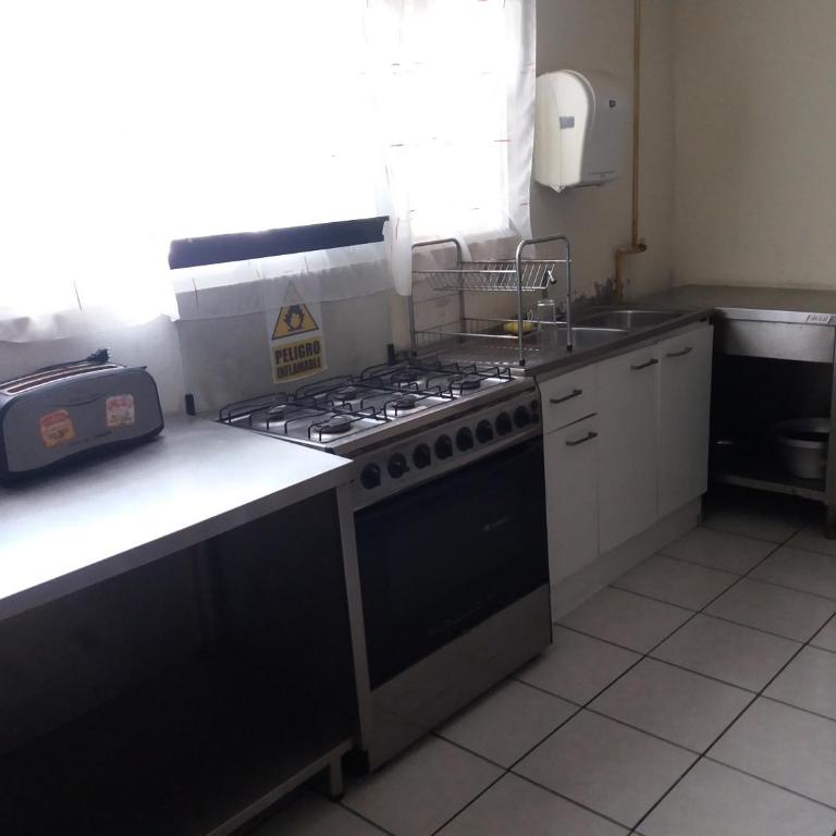 Residencial San Expedito - Habitación Doble con baño privado - 2 camas - 22