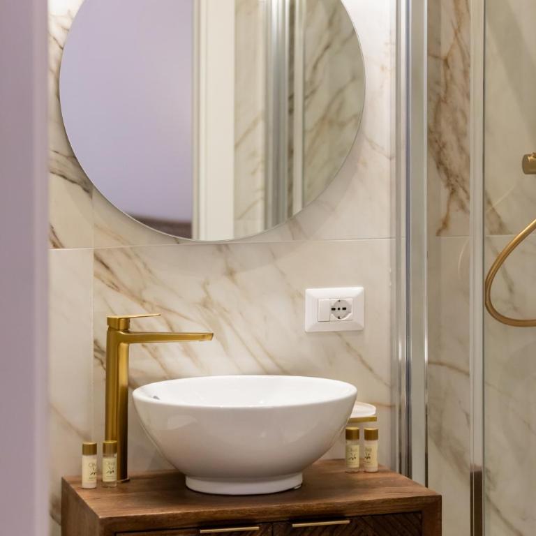 Amelie Suite Trevi - Camera Queen Deluxe - 27