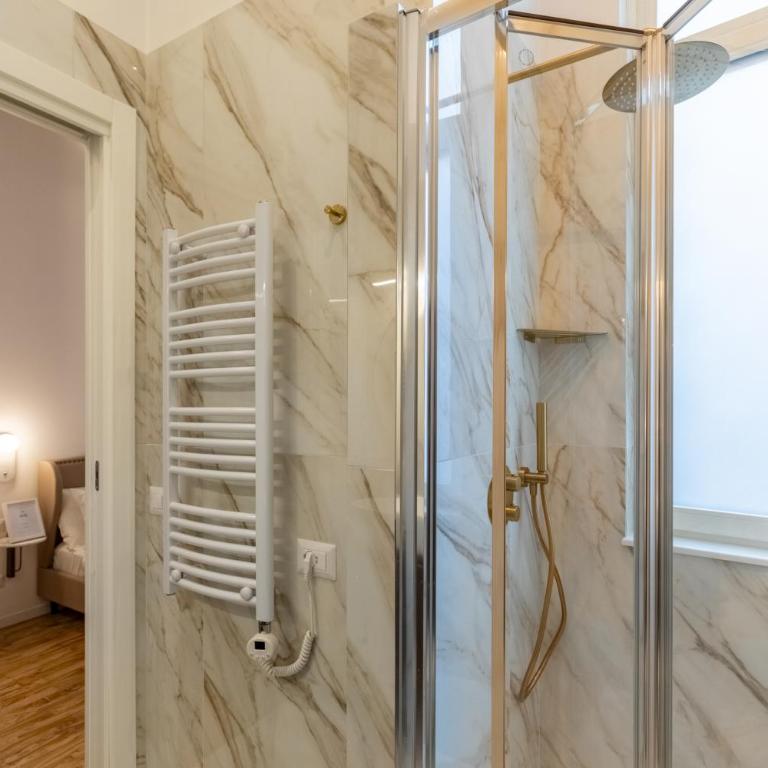 Amelie Suite Trevi - Camera King con Balcone - 29
