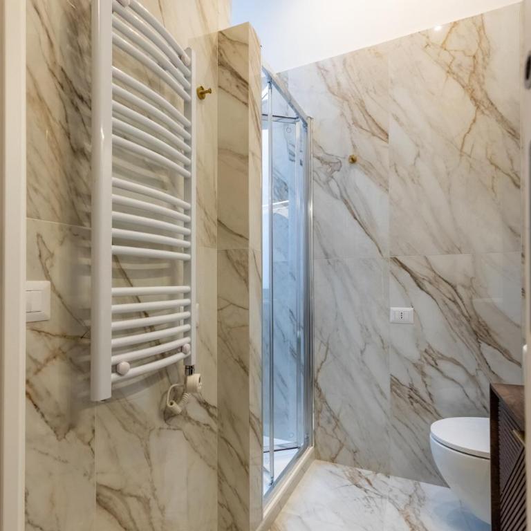 Amelie Suite Trevi - Camera King con Balcone - 23