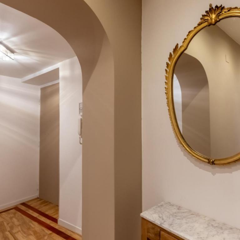 Amelie Suite Trevi - Appartamento con 3 Camere da Letto e con Balcone - 86