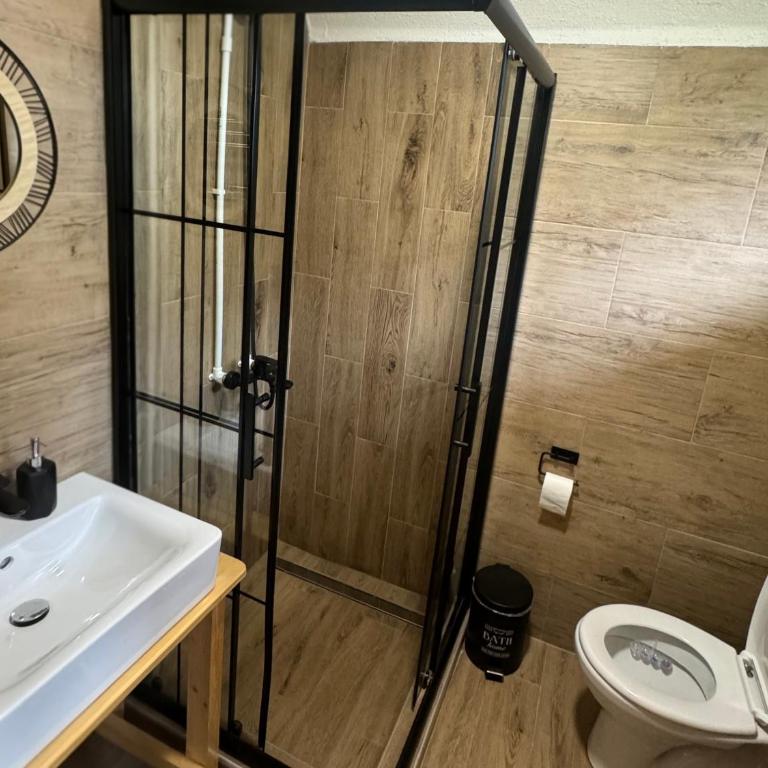 Mountain house - Two-Bedroom House - 24