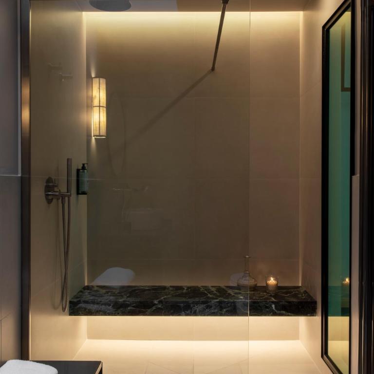 ATEL Guest House - Deluxe Triple Room - 2