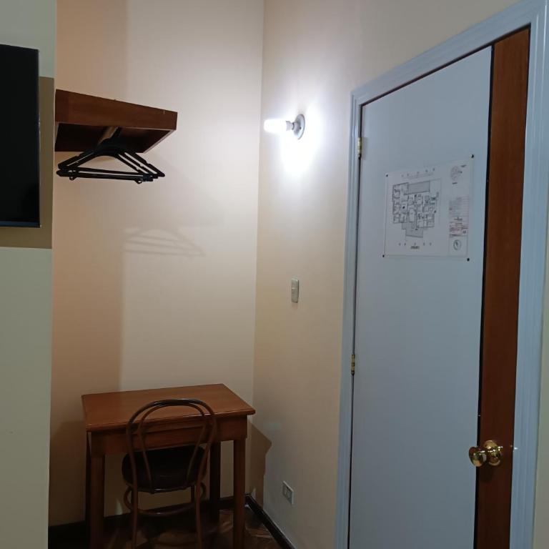 Hostal Your Home - Habitación Doble - 2 camas - 2