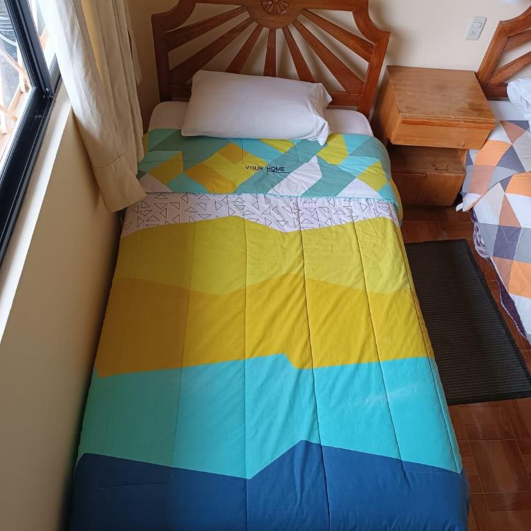 Hostal Your Home - Habitación Triple con baño privado - 7
