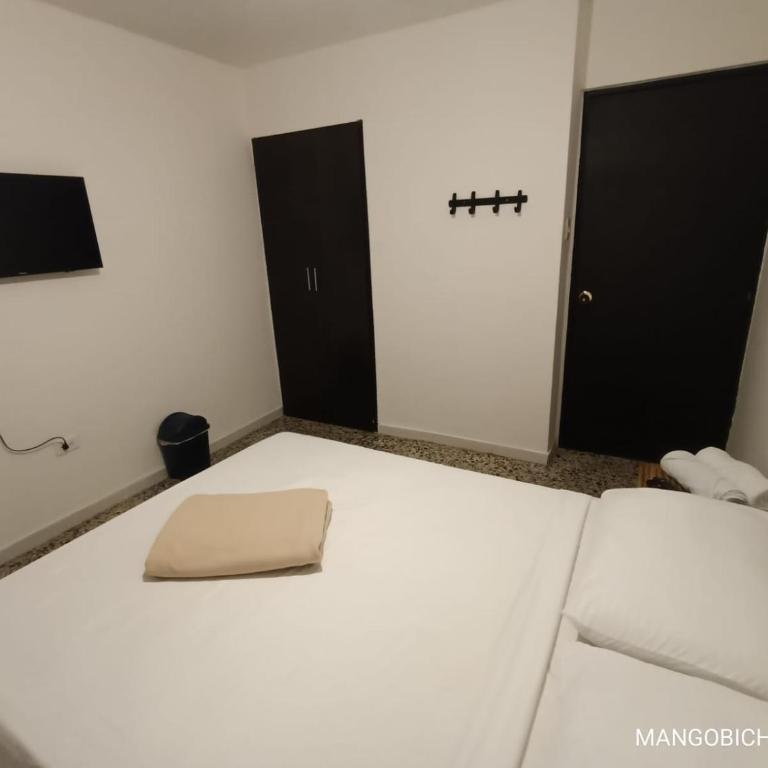 MANGO BiCHE - HOUSE - Habitación Doble Estándar con baño compartido - 8