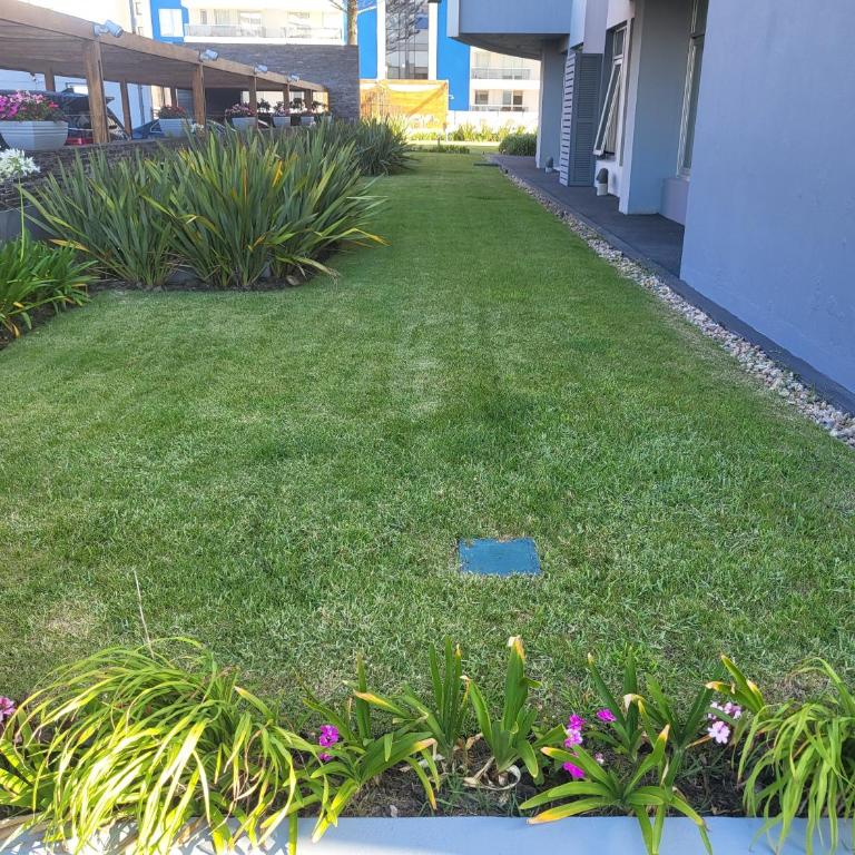 Hugo999 - Two-Bedroom Apartment - 37