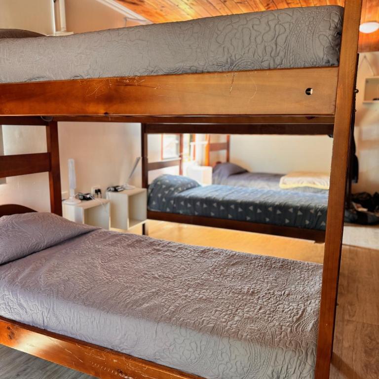 Hostal Treile - Cama en habitación compartida mixta de 10 camas - 2