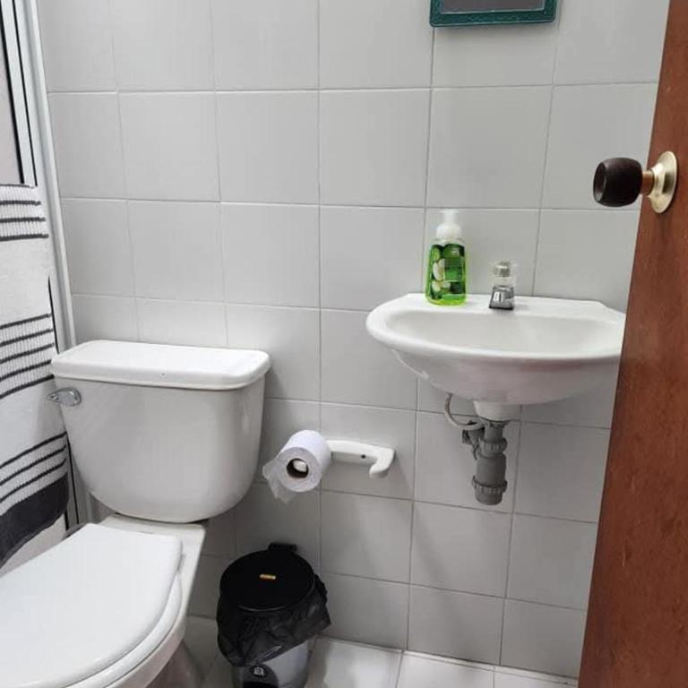 Casa Calicanto Cali - Two-Bedroom House - 11